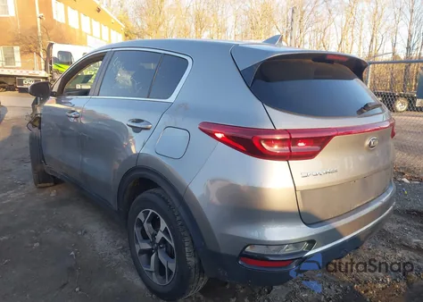 2021 Kia Sportage Lx z USA, uszkodzony, nr VIN KNDPMCAC2M7939869